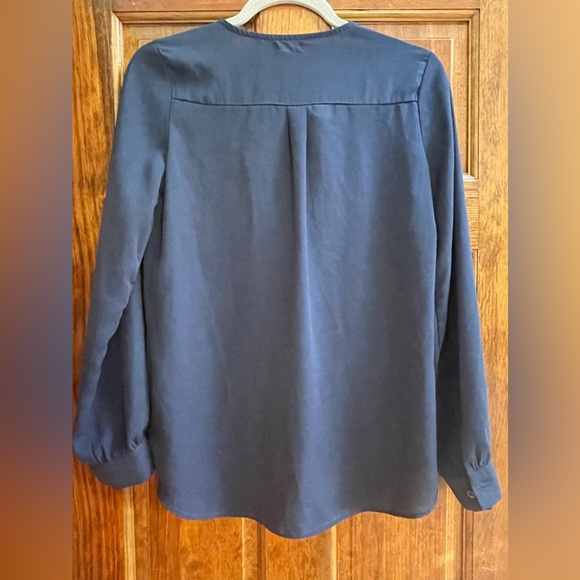 Tobi Blue and Green V-Neck Cuffed Sleeve Blouse - Picture 3 of 3